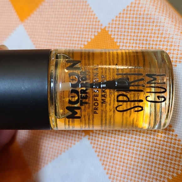 Moon Terror Professional Spirit Gum - Picture 2 of 6